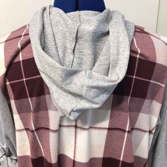 Rue 21 lightweight hooded shirt - Picture 6 of 7